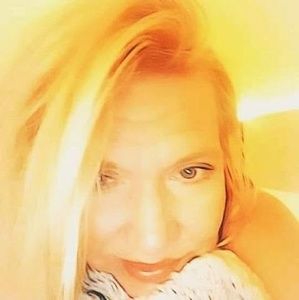 Meet your Posher, Leslie k